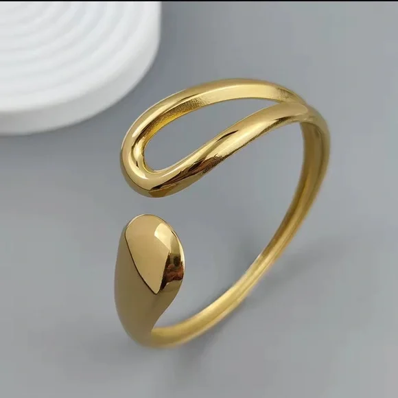 Water drop stainless steel gold plated 18K bracelet
high quality waterproof - Picture 5 of 8